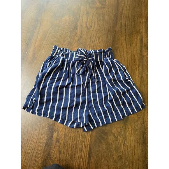 Ambiance Apparel Black/White Striped Paper Bag Shorts High Waist With Tie Size S - Picture 2 of 5